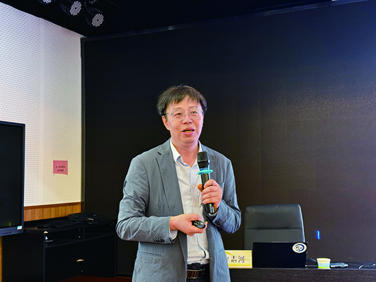 李.jpg