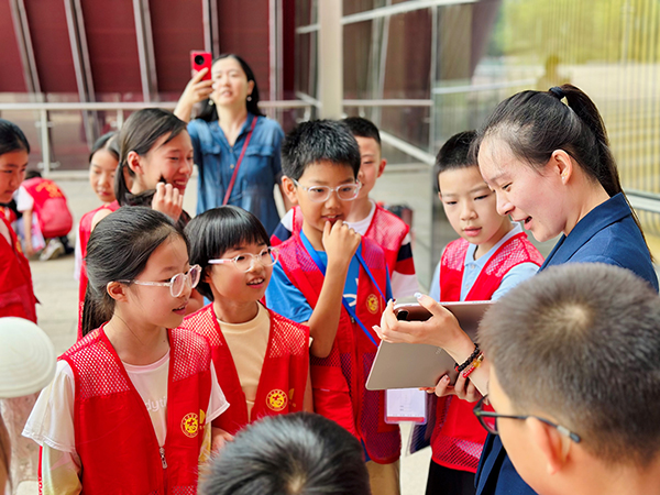 f556e3e189b44a9b9063fe7ce4ea0c13.jpg 1.jpg