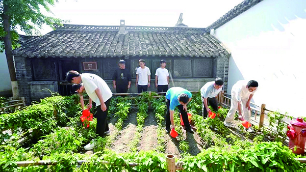 红色印记 青春足迹 ——南京信息工程大学学子赴周恩来故居研学速写