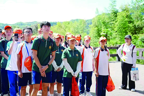 “红色 + 生态”研学行 龙岩土地上的青春成长课