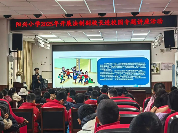 581efb8dff194b5982b94b3361241dff.jpg 640.jpg